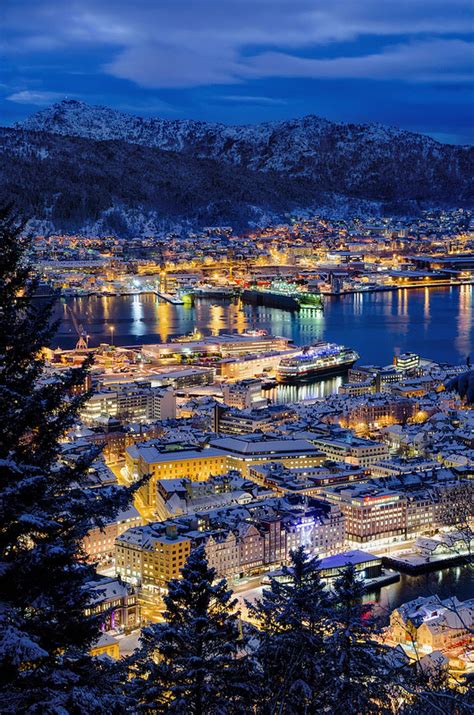 My bergen - 3 days in Bergen itinerary. Mount Fløyen, Bergen. Bergen, Norway, is exactly my kind of city: it has many things to see, yet it’s compact enough to have short breaks and enjoy the moment. With a population of 290,000 and some of Norway’s most stunning fjords close to it, there’s enough sightseeing to keep you occupied.